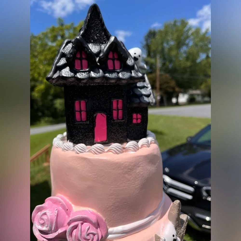 Halloween Haunted Mansion Cake Statue Pink Gothic Resin Decor 21